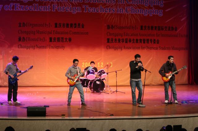 Foreign Teachers and Students in Chongqing Celebrated the New Year Together