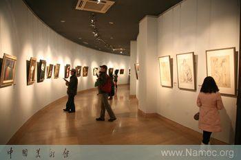 Qiao Shiguang   s Lacquer Art Retrospective Exhibition is on display