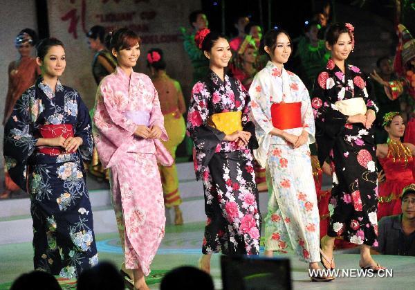 Traditional styles at Super Model Contest