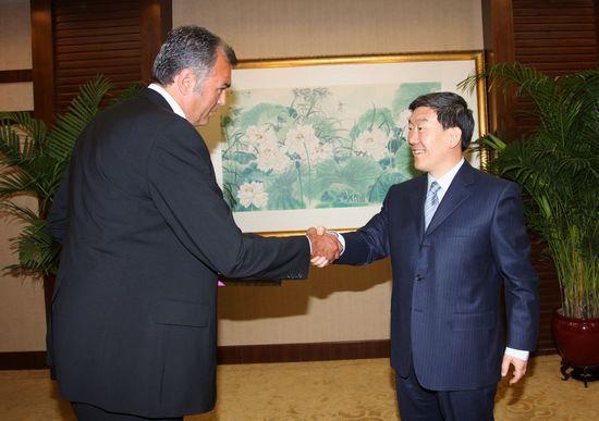 Vice Minister Niu Dun Meets with Chairman and CEO of Kverneland Group