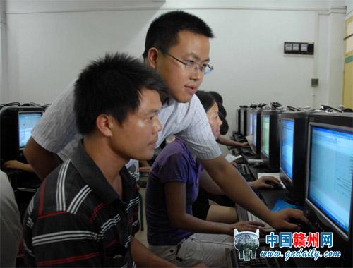 Nankang: 60,000 Migrant Workers Become Schoolmates