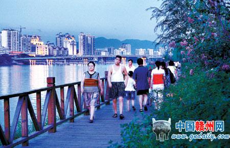 Ganzhou People's Recreation and Leisure Life in Dusk
