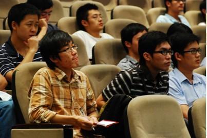 Campus recruitment for 2011 graduates started with Shenzhen University