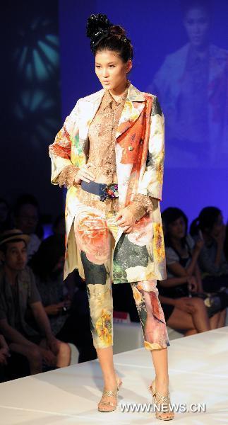 Flowers themed fashion show