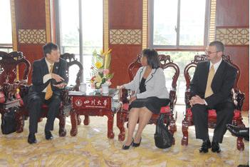 UMass Vice President Visited Sichuan University