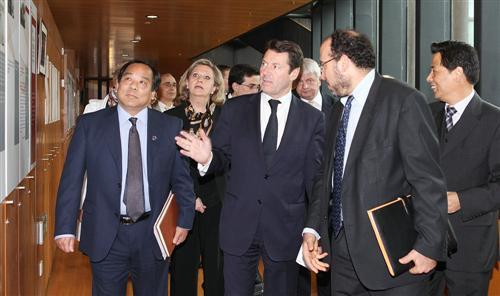 French Minister of Industry Visits Tongji University