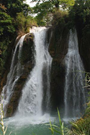 Splendid echo spring waterfalls