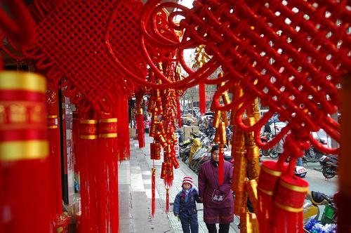 Holiday market booms early in Hefei