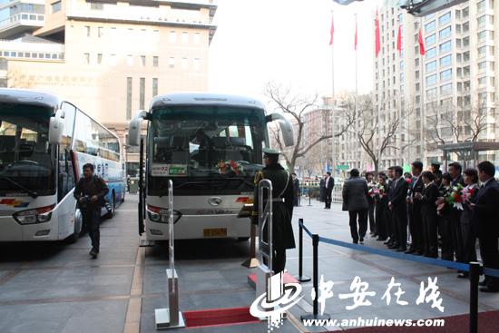 NPC Deputies from Anhui Arrive in Beijing