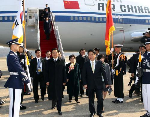 President Hujintao arrived in Seoul to attend G20 summit