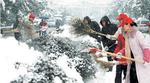 Changsha: 12,000 People Sweep Snow to Ensure a Smooth Traffic