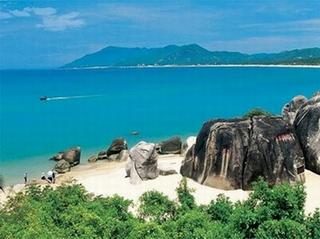 Scenic Hainan island aims to be a world-class tourist hotspot