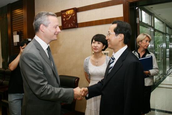 Minister Han Changfu Meets with French Minister of Food, Agriculture and Fishing