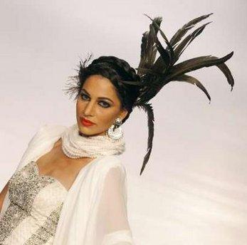 Pakistan models defy Taliban with 1st fashion week