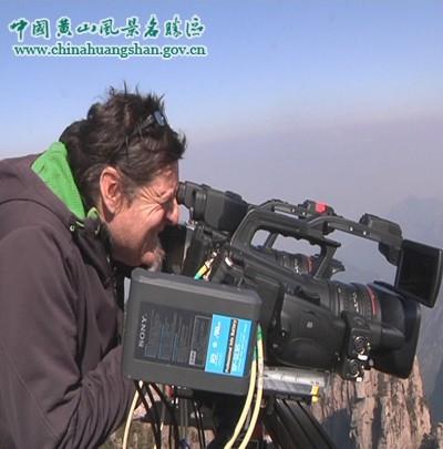 Discovery 3D Channel shoots on Huangshan Mountain