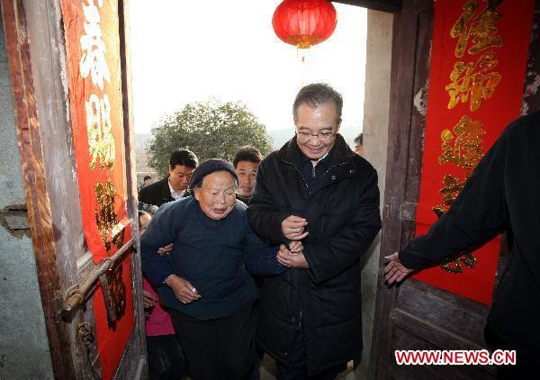 Premier Wen spends Spring Festival holiday with villagers