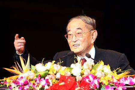 Prof. Li Yining: Fifty-five Years    Devotion to Economics and Education