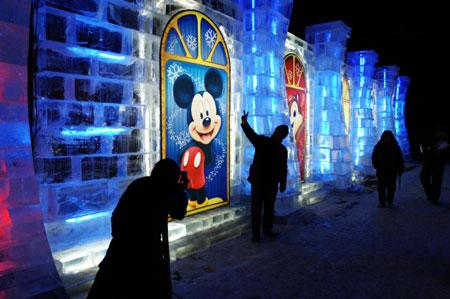 Icy 'Disney World' in China's ice city