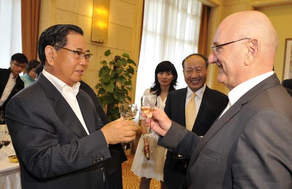 Wei Liucheng meets with WTTC president Jean-Claude Baumgarten
