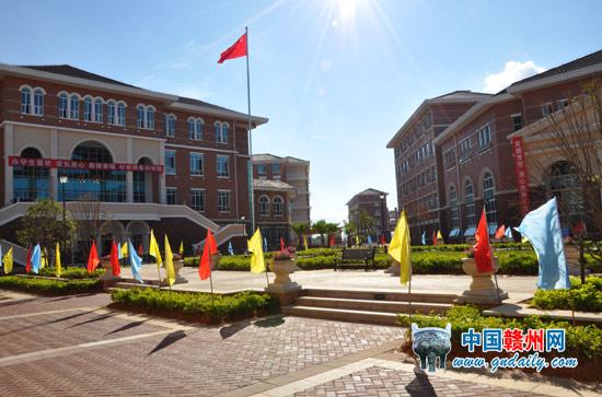 Pan Yiyang, Wang Ping Hope Ganzhou Middle School Be a First-class Elite High School of Quality Education
