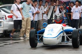 SCUT announces the release of the first Guangdong university formula car