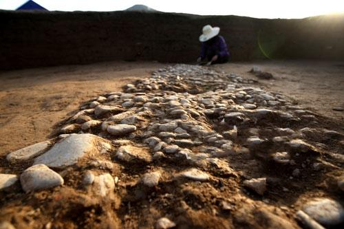 Prehistoric cobbled road found in Jiangxi