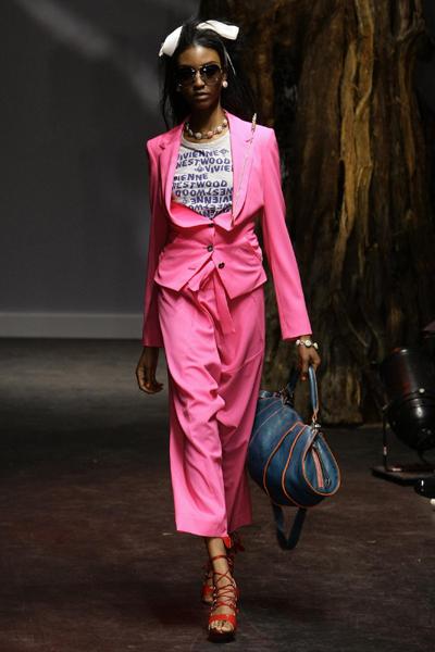 London Fashion Week: Vivienne Westwood 2010 Spring/Summer