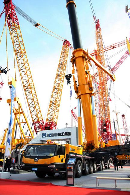 XCMG 1000-tonnage Products Sweep across the Bauma China 2010