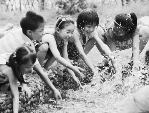 Children were taught to save water