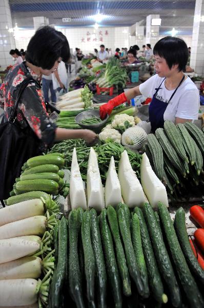 Vegetable prices begin to fall in S China's Hainan province