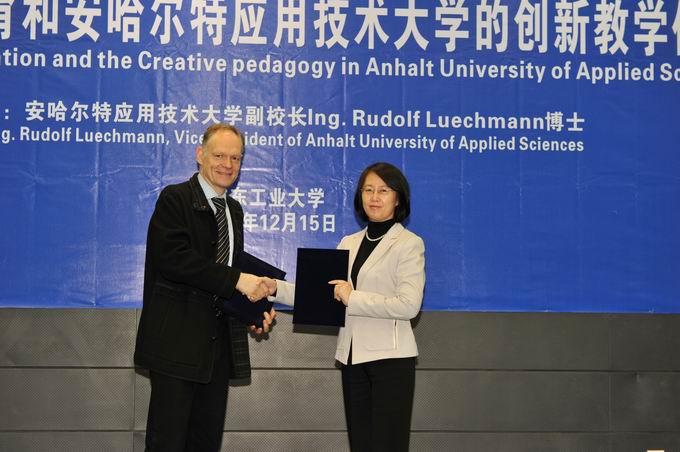 Vice President of Anhalt University of Applied Sciences Visits GDUT