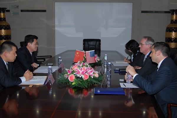 General Consul of the U.S. Visiting Jinan University