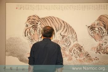 The traditional Chinese paintings about tigers is on view