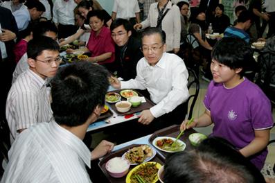 Chinese Premier Wen Jiabao Visits Tsinghua