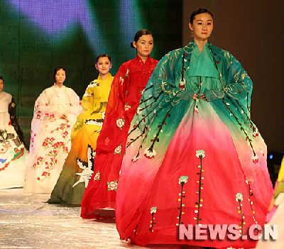 The prize-giving ceremony for South-Korea Model