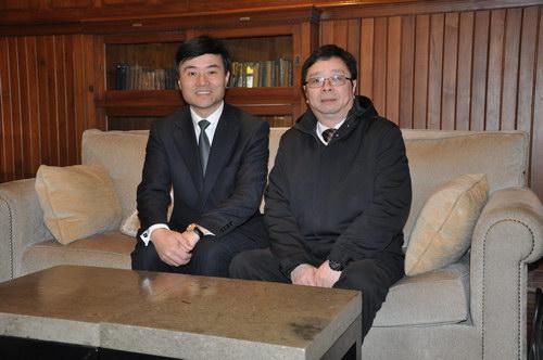 President Hu Shougen met with General Manager of Moller Villa Hotel