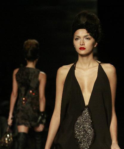 Colombian fashion show: grace & elegance