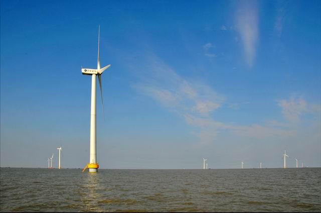 China Longyuan Power Succeeded in Completing and Launching First Intertidal Trial Wind Farm of the World