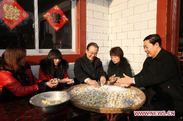 Premier Wen spends Spring Festival holiday with villagers