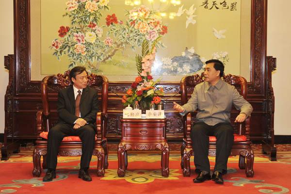 Li Anze met Ji the guests of Anhui Conch Cement Company