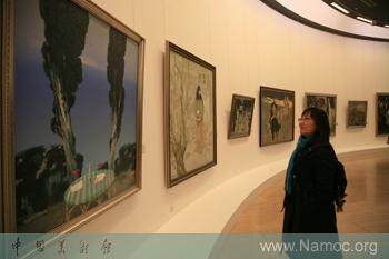 Mykhailo Guida from Ukraine holds oil painting exhibition