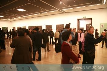 Wang Qinsheng holds an oil painting exhibition