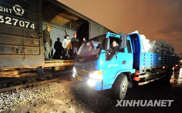 Anhui sends cotton relief tents to earthquake-stricken Qinghai