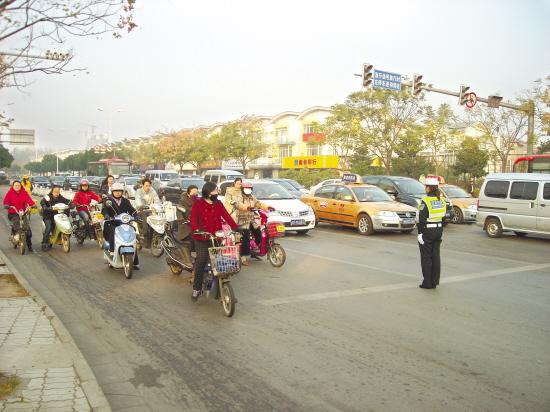 Standardization construction of traffic policemen has got a step further