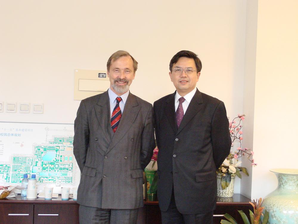 Vice President of the University of Edinburgh Visited Tianjin University