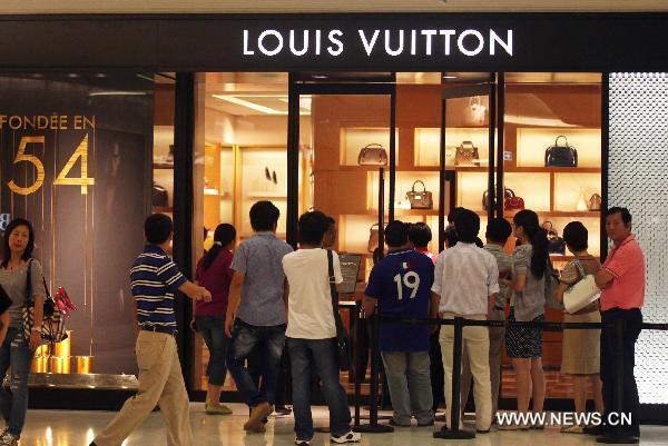 LV opens new store in SE China