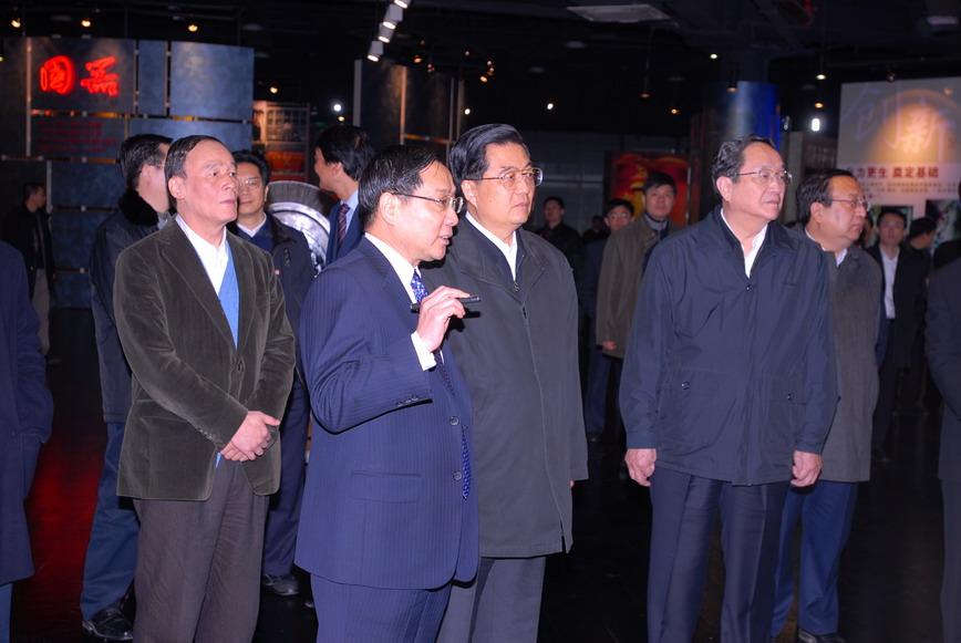 Hu Jintao inspected Shanghai Electric
