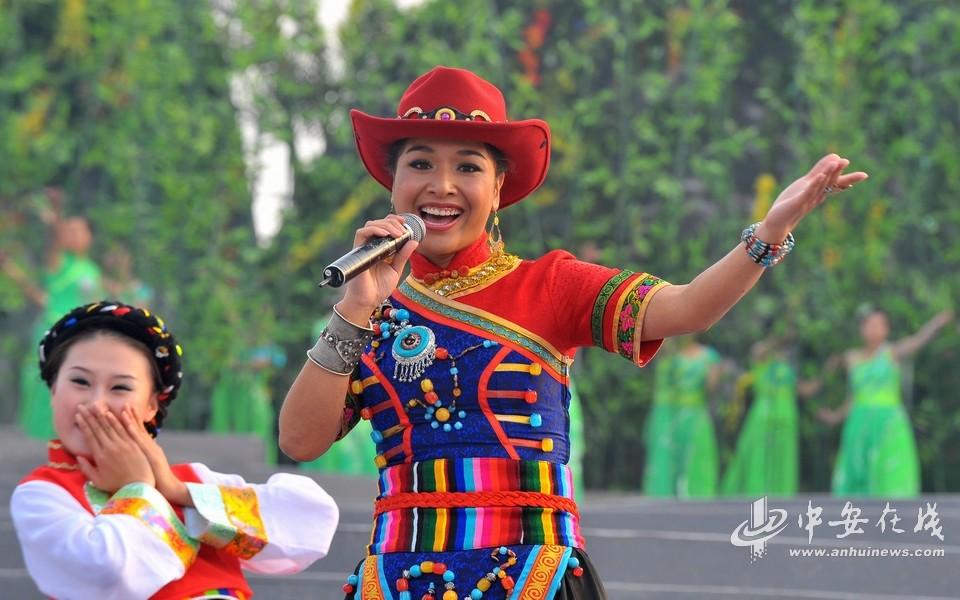 3rd Farmers Concert Launched in Chuzhou