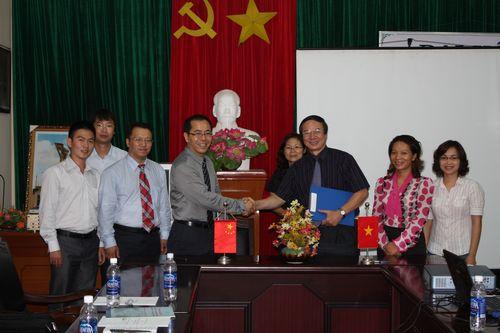 Vice President Yinhong Visits Vietnam