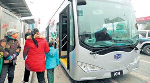 First Electric Bus Opened to Passengers in Changsha